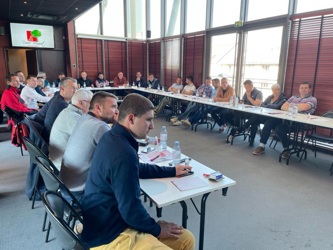 La famille Moquet arpente les routes de France à la rencontre des franchisés